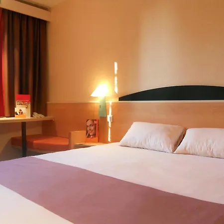 Ibis Centrum Hotel 3*