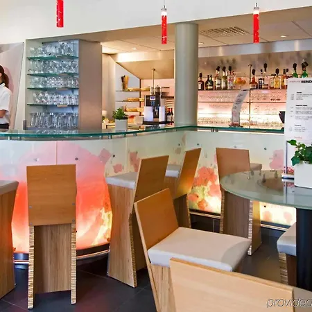 Ibis Centrum Hotel 3*